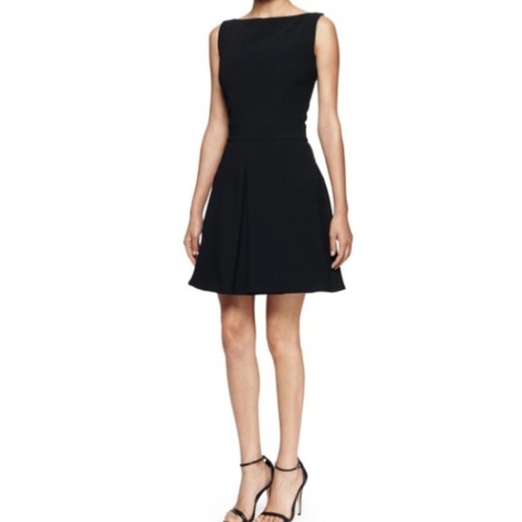 Alexander McQueen Dresses & Skirts - Alexander McQueen Dress Womens 40 Black Bateau Neck Fit & Flare Crepe Wool Blend